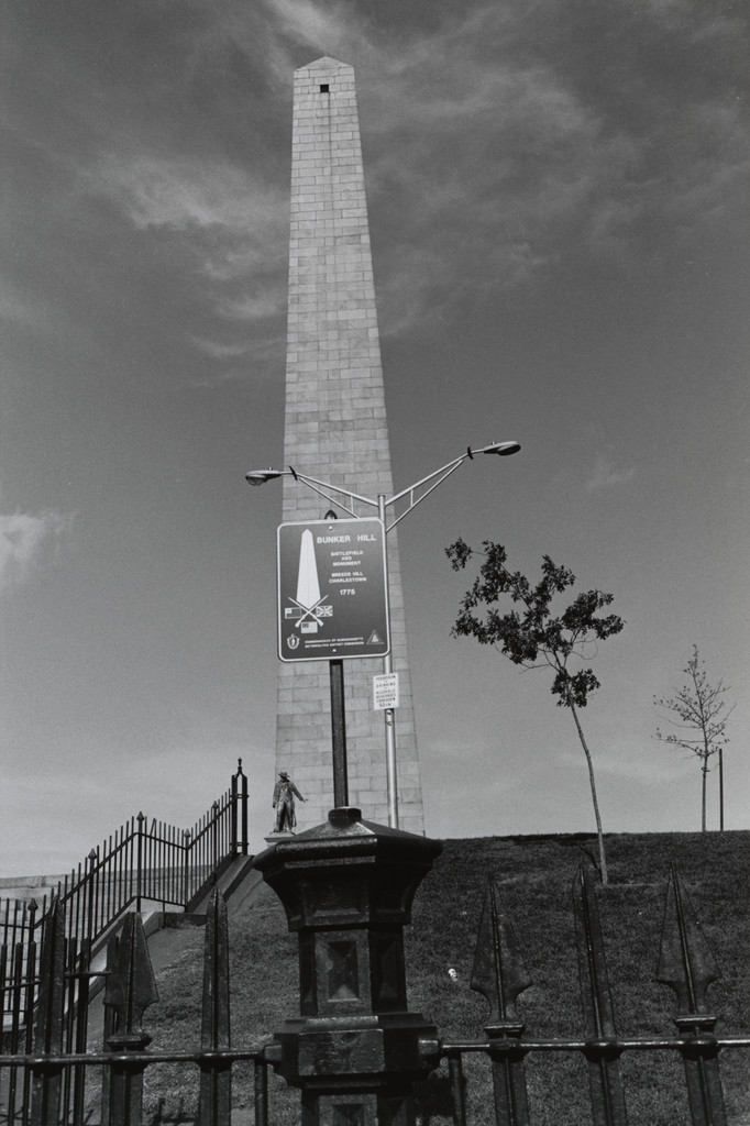Bunker Hill Monument and Statue of William Prescott. Boston, Massachusetts