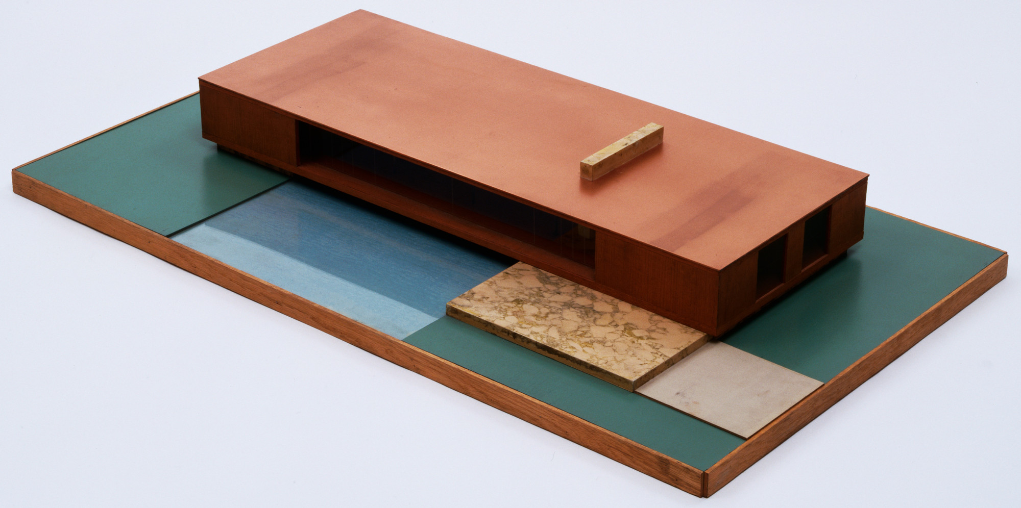 額装済/mies van der rohe/バウハウス Chicago History Museum Images - View of a model of the 50 x