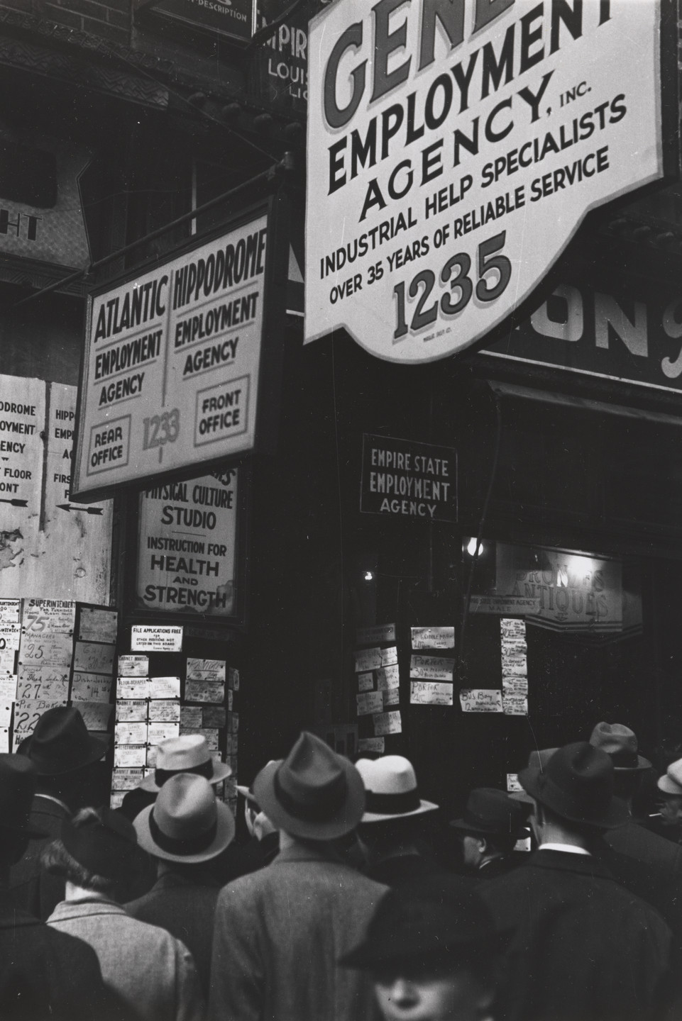 Arthur Rothstein. Employment Agency, Sixth Avenue, New York. 1937