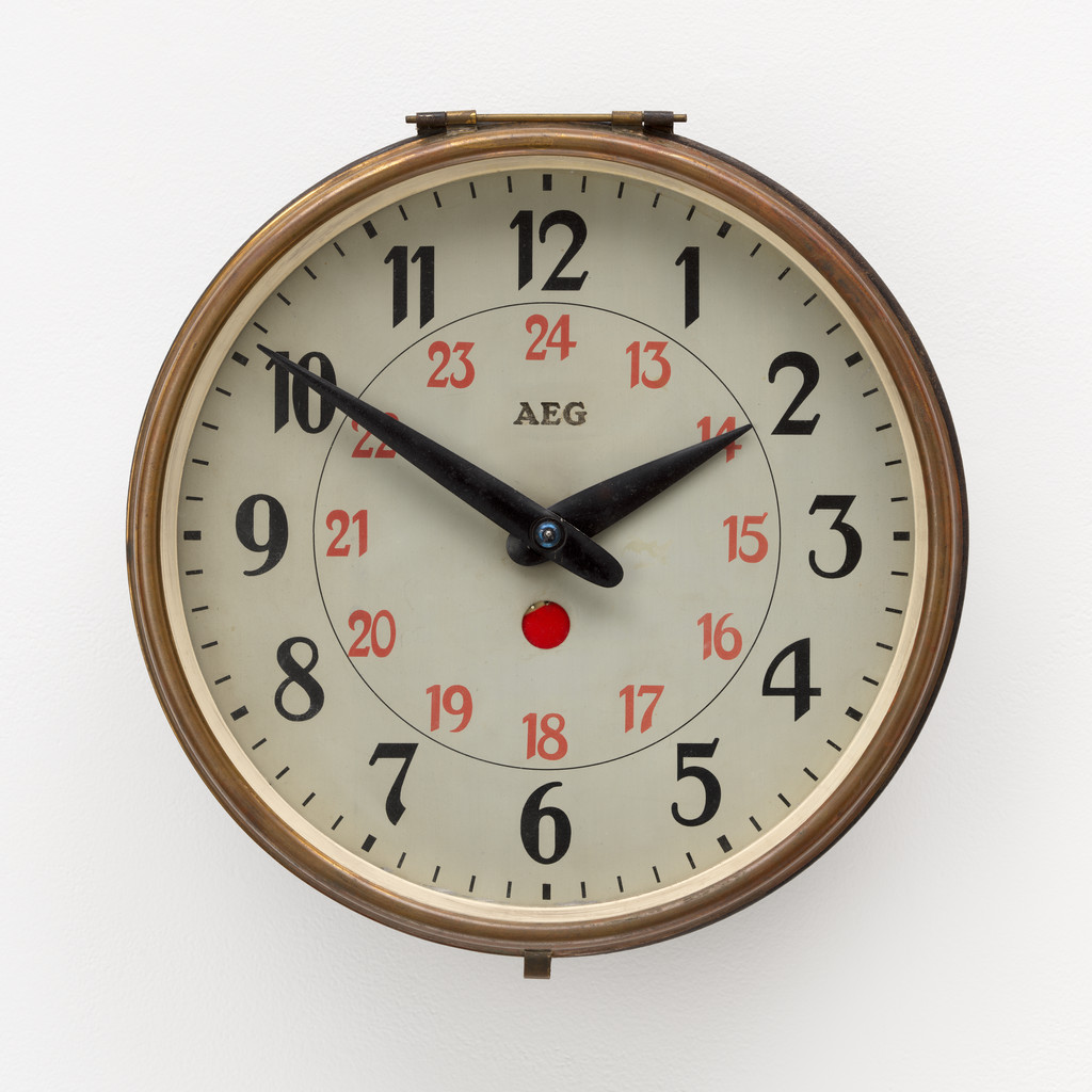 Synchron wall clock