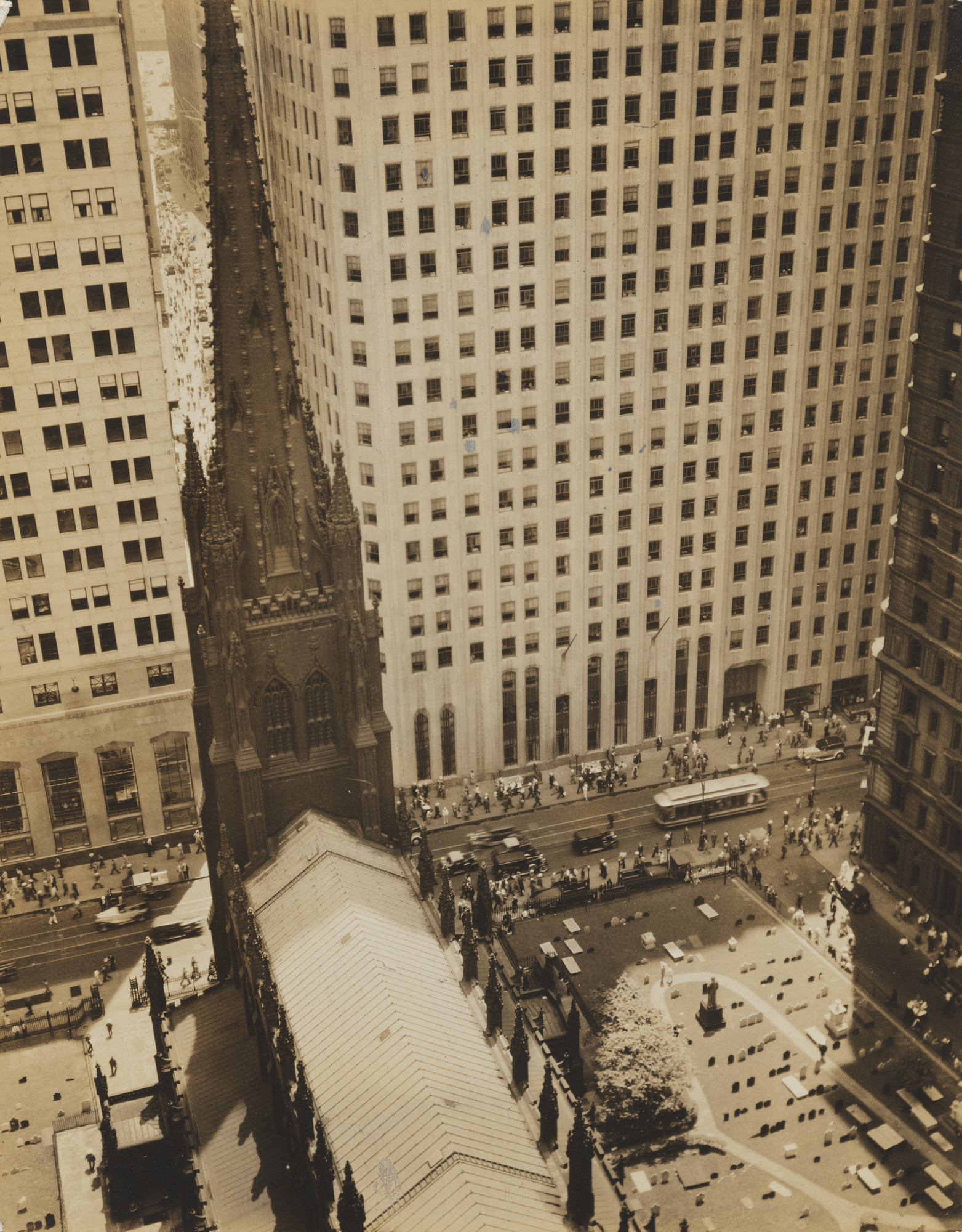 Berenice Abbott. Untitled (Trinity Church, Manahattan)