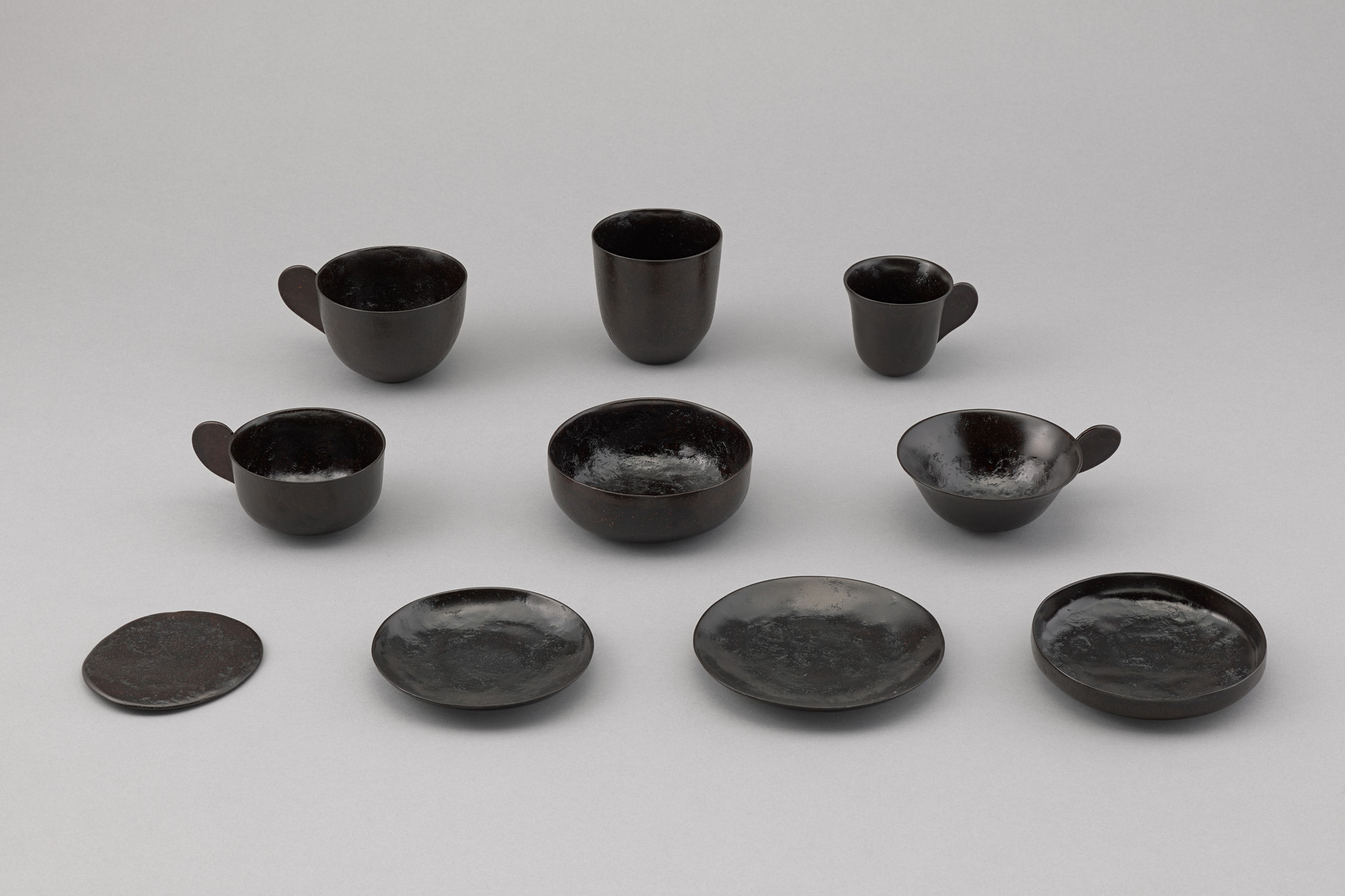 Kosuke Araki. Anima dinnerware set. 2018–2019