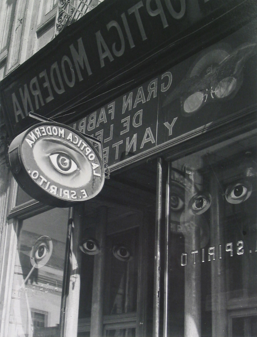 Manuel Álvarez Bravo. Parábola Óptica (Optical Parable). 1931 | MoMA