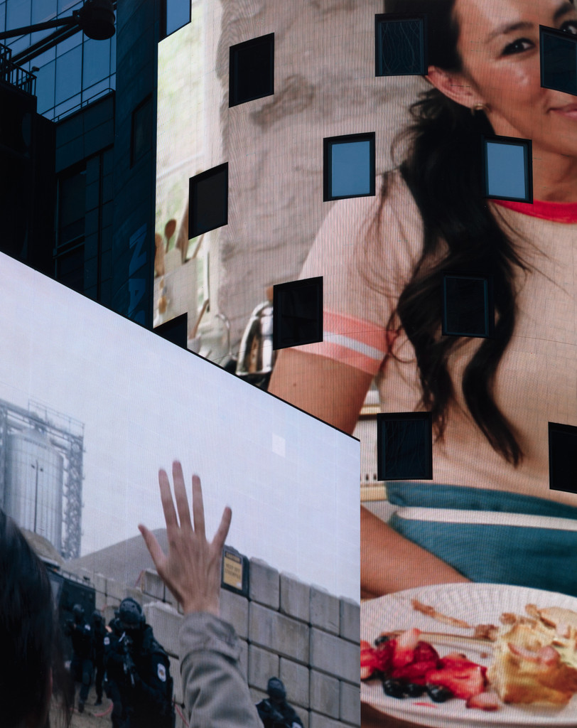 Screens on Buildings, New York from the series Image Cities