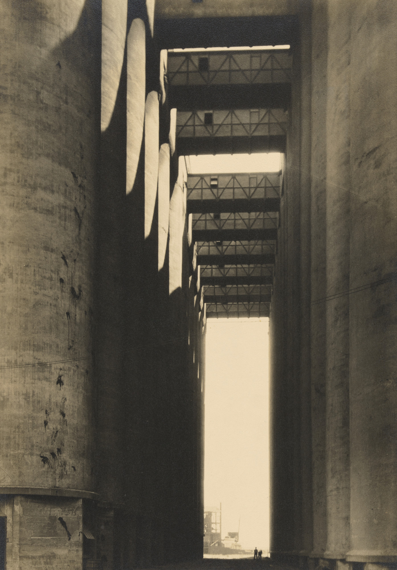 Margaret Bourke-White. Rosenbaum Grain Elevators, Chicago, IL
