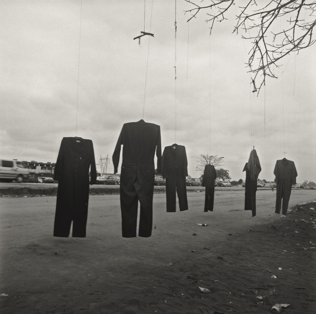 Roadside stall on the way to Viana from the series Terreno Ocupado, Jo Ractliffe, 2007