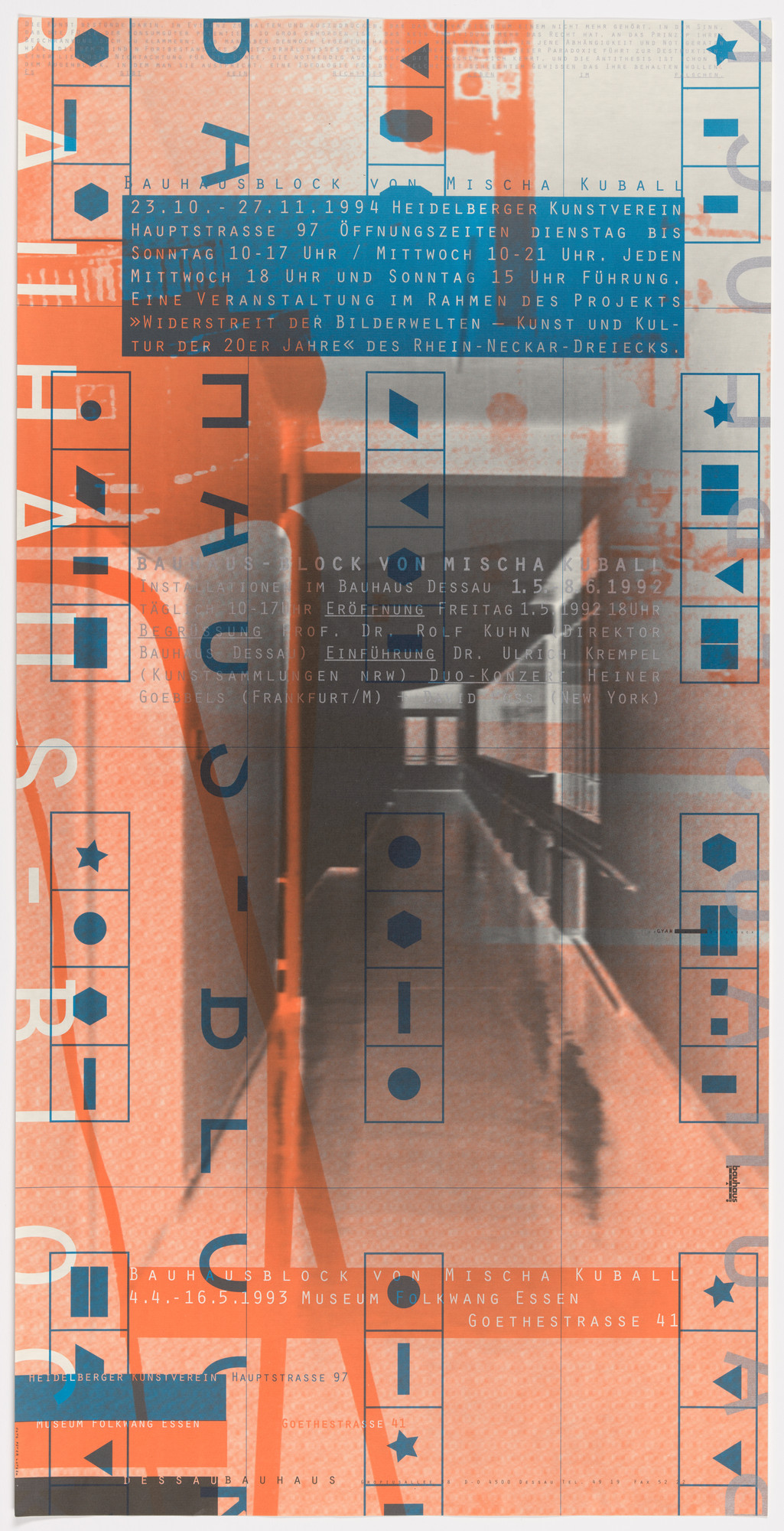Cyan. Bauhaus - Block von Mischa Kuball 1994