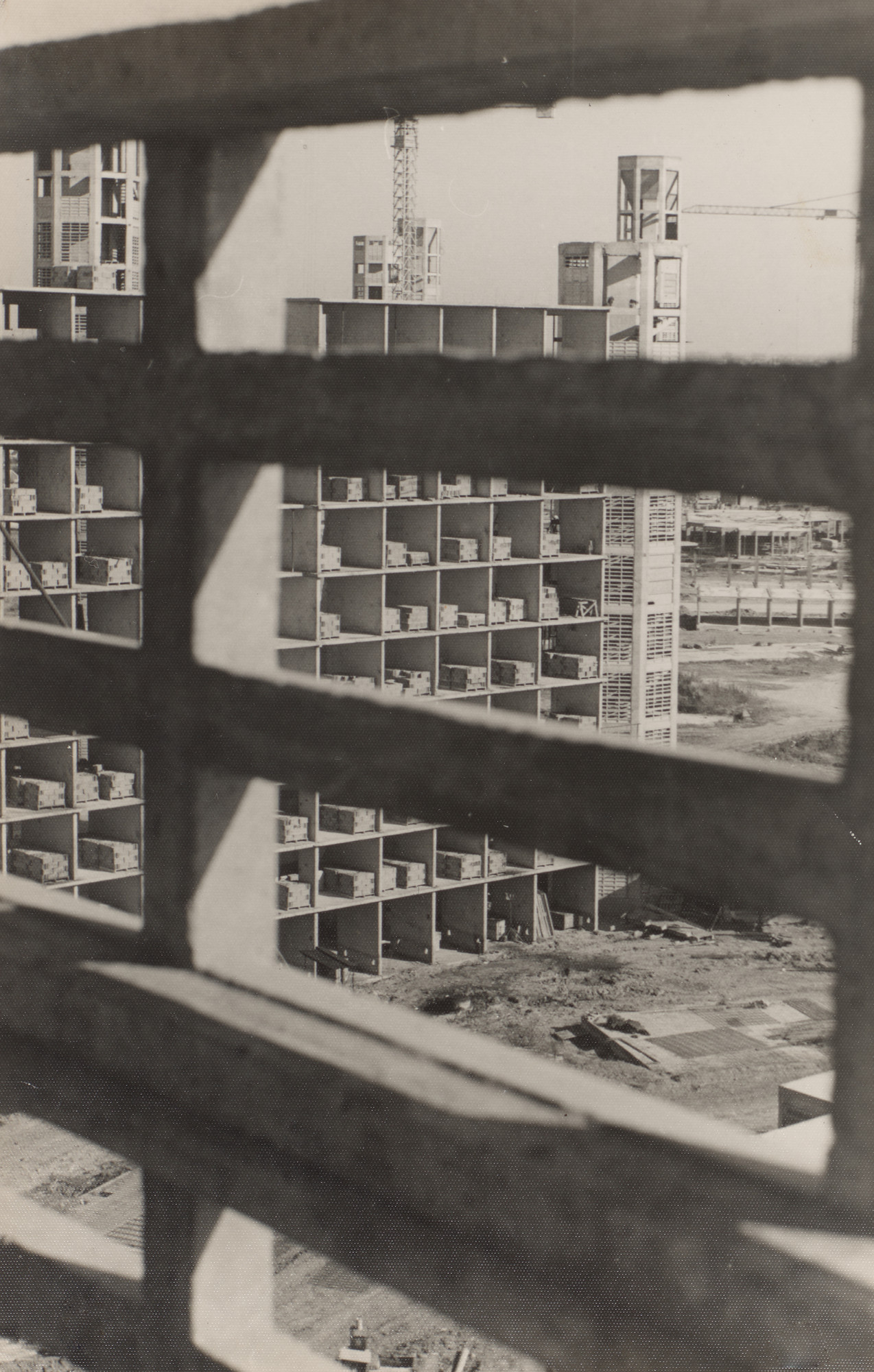 Flora Manteola, Javier Sánchez Gómez, Josefa Santos, Justo Solsona, Rafael Viñoly, Carlos Sallaberry, Felipe Tarsitano. Barrio Piedrabuena, Buenos Aires, Argentina