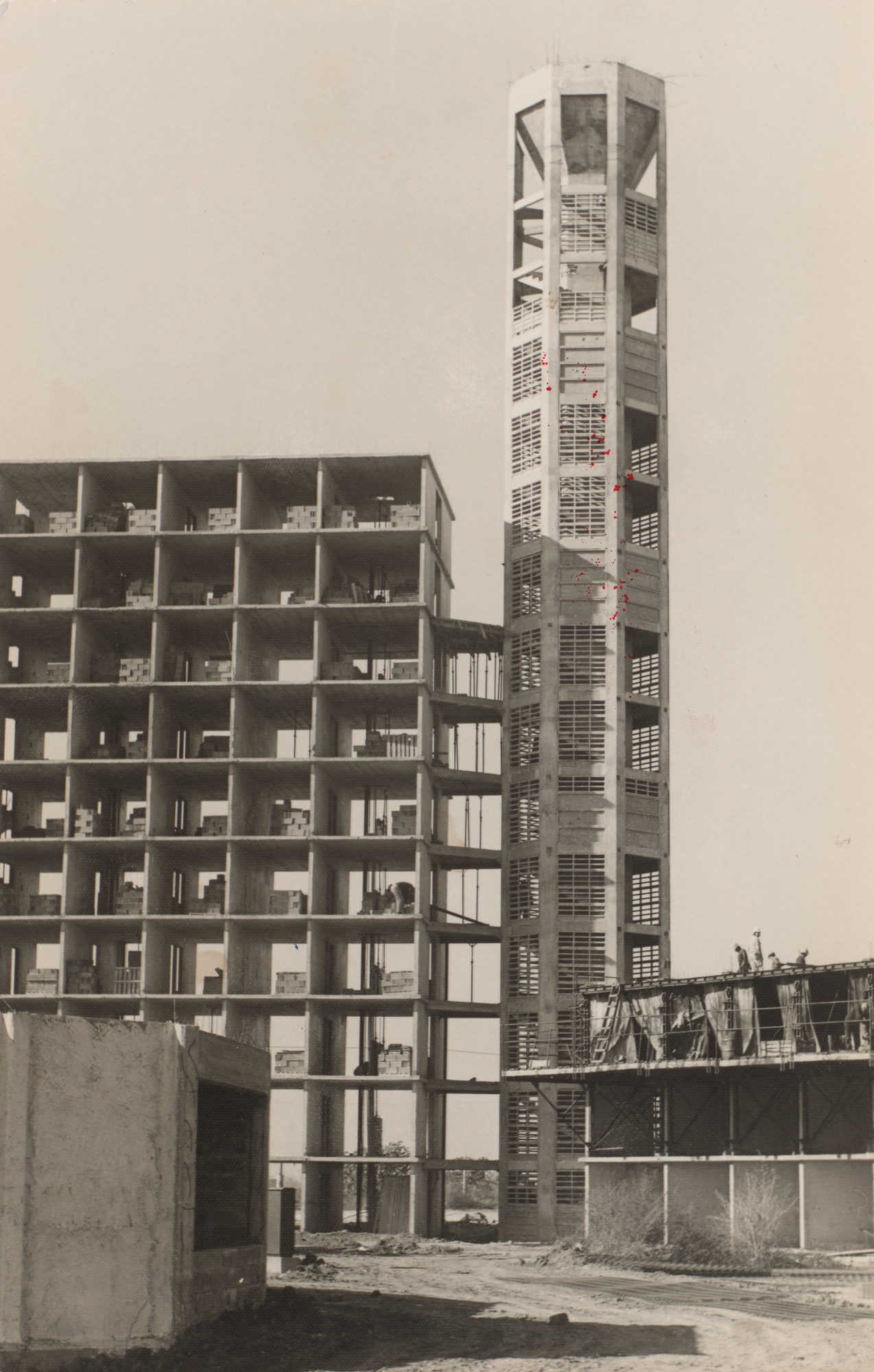 Flora Manteola, Javier Sánchez Gómez, Josefa Santos, Justo Solsona, Rafael Viñoly, Carlos Sallaberry, Felipe Tarsitano. Barrio Piedrabuena, Buenos Aires, Argentina