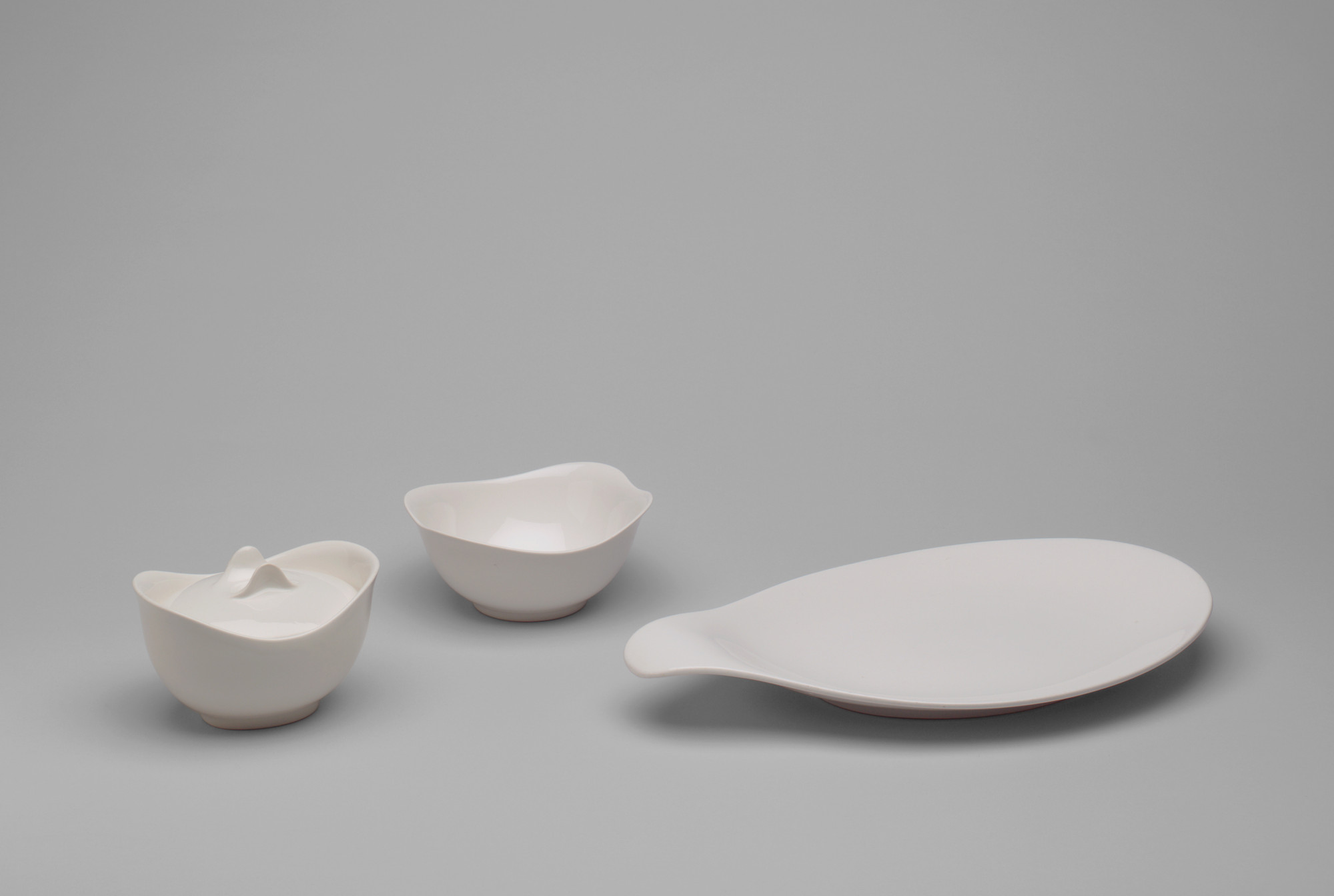 Eva Zeisel. Hallcraft/ Tomorrow's Classic Serving Plate, Sugar Bowl with Lid, Bowl