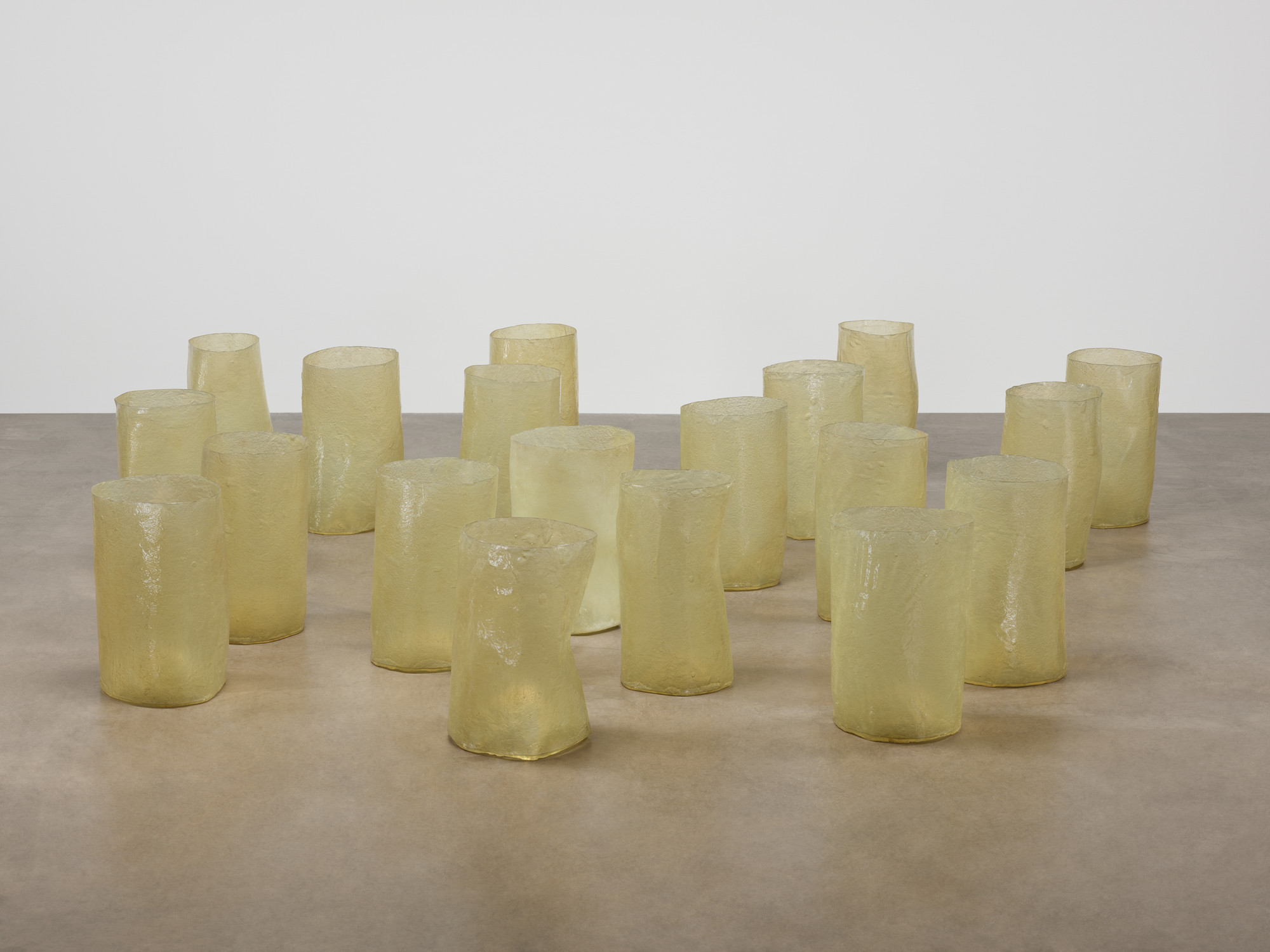アート・デザイン・音楽 WERK MAGAZINES NO.3 REPETITION Eva Hesse. Repetition Nineteen III. 1968 | MoMA