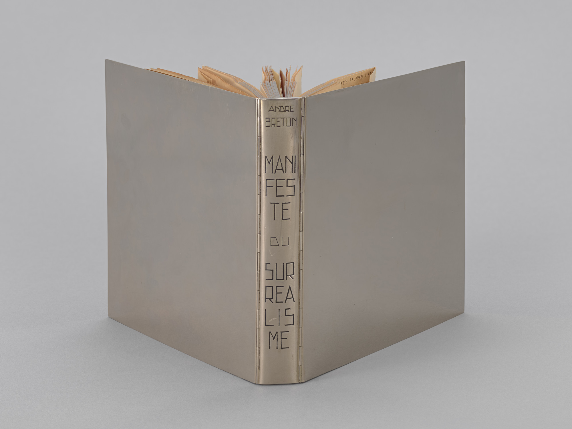 André Breton. Manifeste du surréalisme; Poisson soluble (Surrealist Manifesto; Soluble Fish)