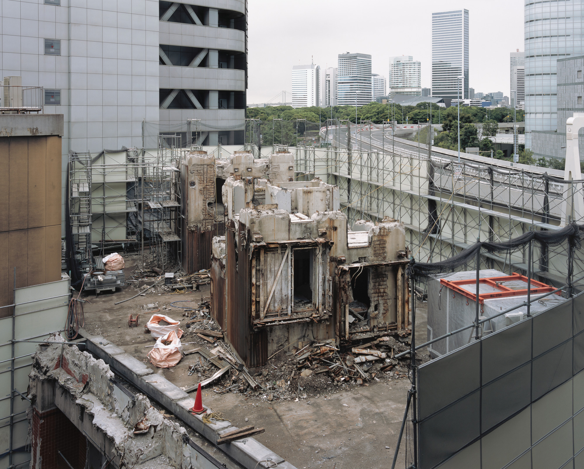 Noritaka Minami. Remnants