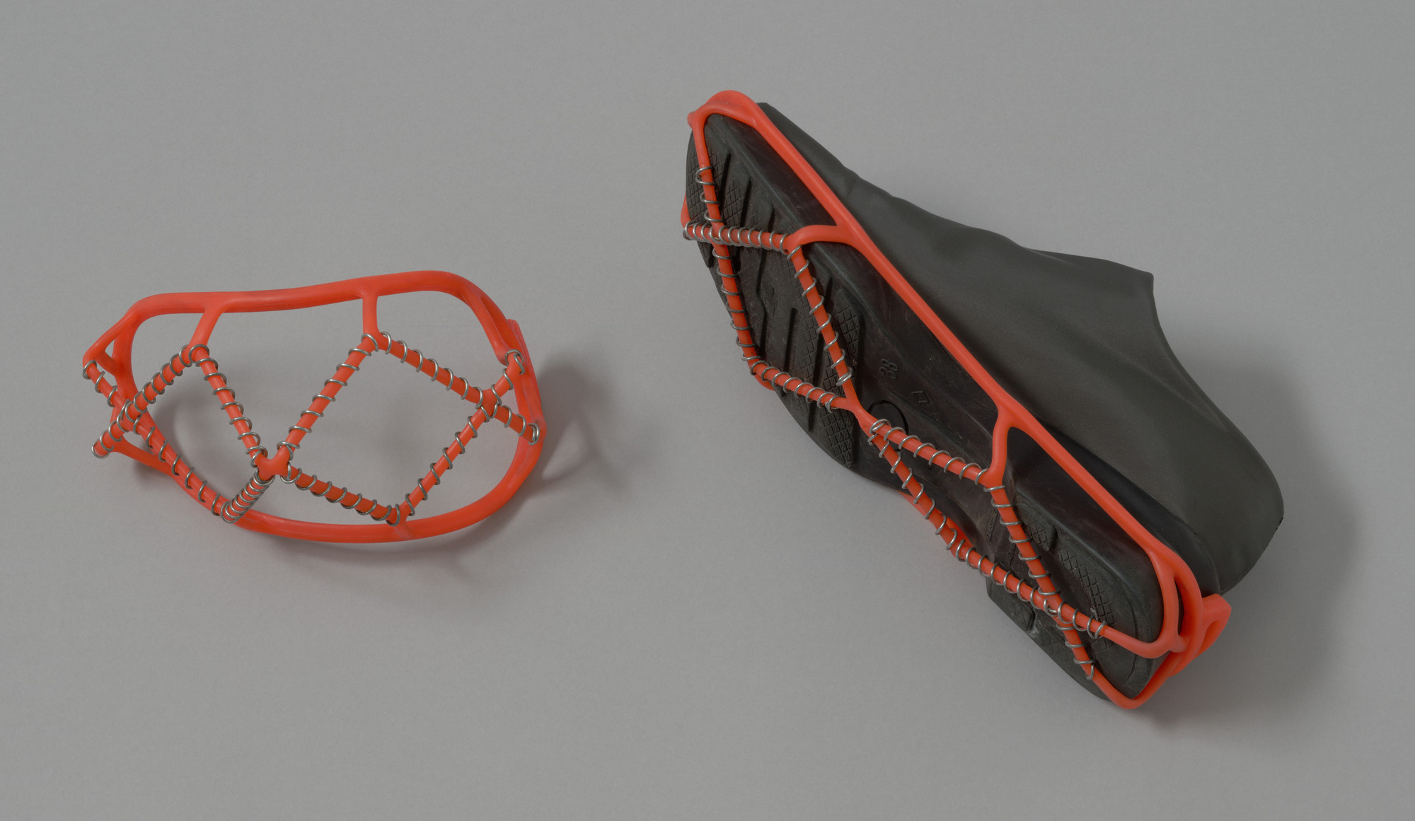 Thomas E. Noy. Yaktrax Walker for icy conditions. 1996