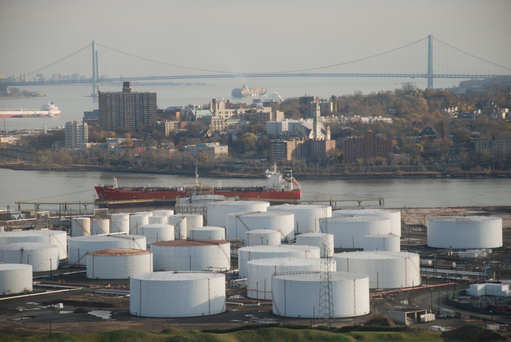 Matthew Baird Architects, Oil Tanks at Bayonne Shoreline 