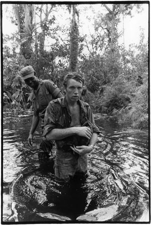 Gilles Caron. Don McCullin in Onitsha, Biafra, Nigeria, 1968. 1968. Courtesy of Gilles Caron Fondation (Contact)