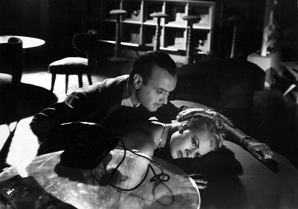 No abras nunca esa puerta (Never Open That Door). 1952. Argentina. Produced and directed by Carlos Hugo Christensen