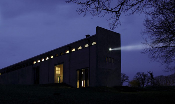 Rosa Barba. White Museum. 2010. Outside view, Centre International d’Art et du Paysage, l’île de Vassivière. Courtesy of the artist and carlier | gebauer, Berlin and Gió Marconi, Milan © Rosa Barba