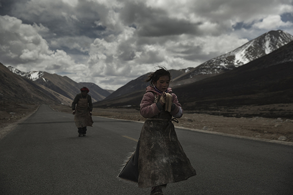 Kang Rinposhe (Paths of the Soul). China. 2015. Directed by Zhang Yang. Courtesy of Icarus Films and KimStim